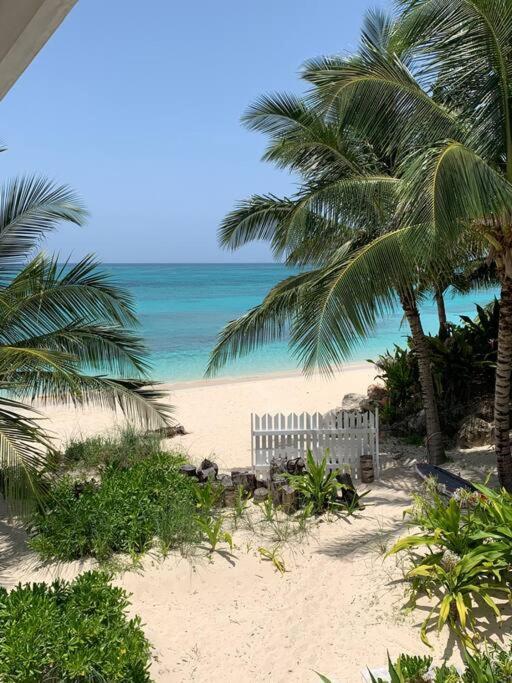 Beach'nbarefoot * Nassau